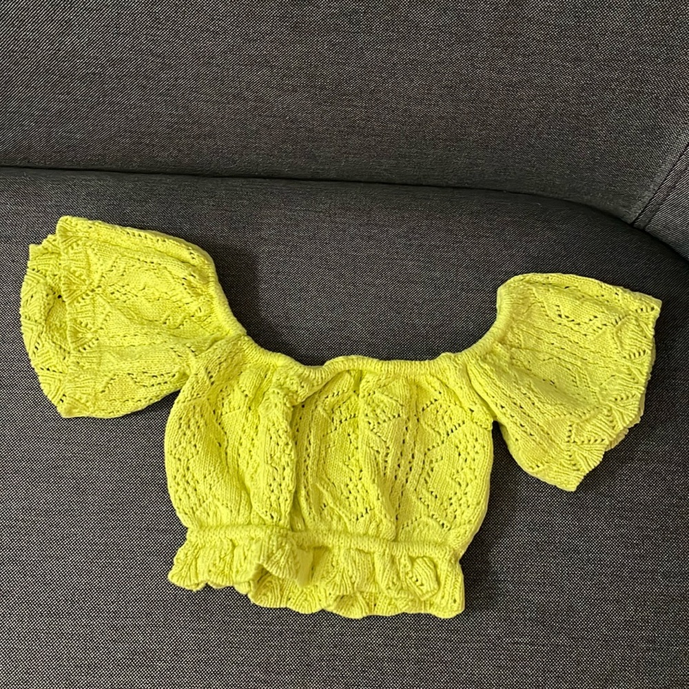Zara crop top. Off the shoulder. XS.